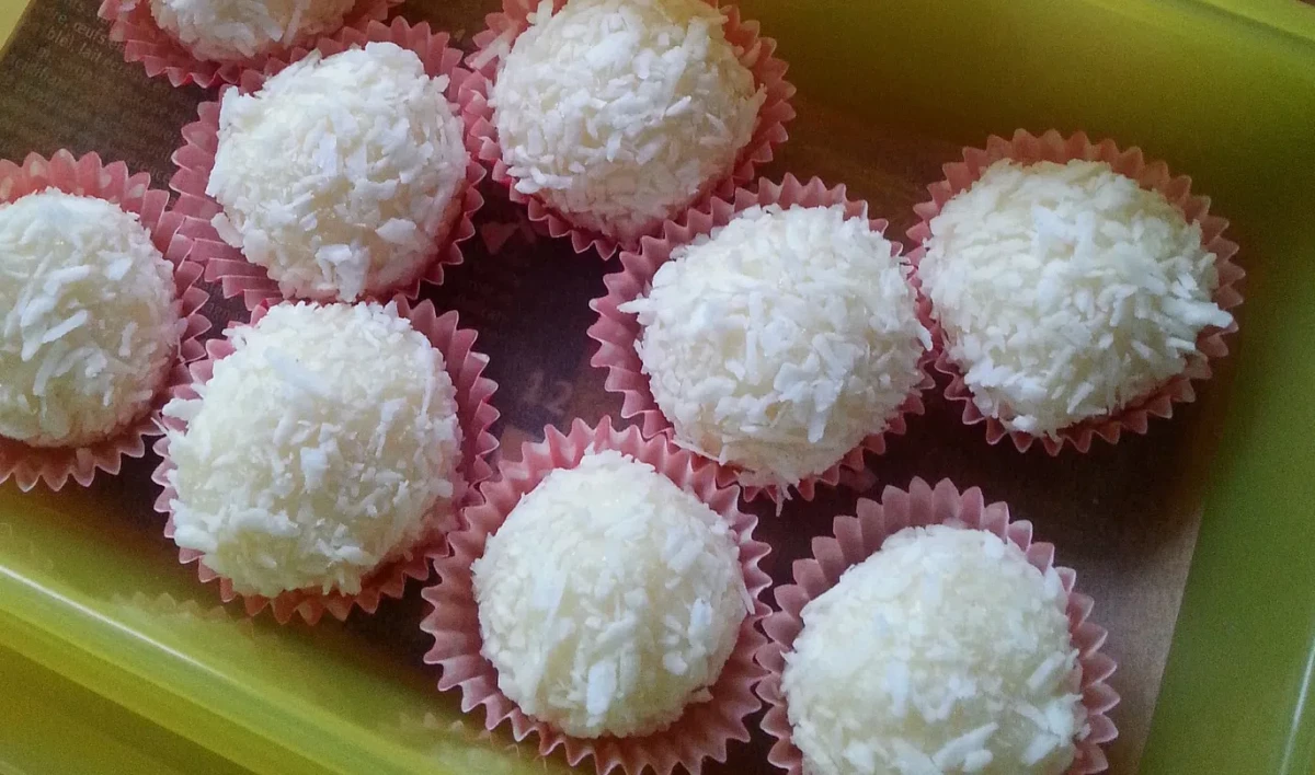 В Пулково в багаже пассажира нашли около 30 коробок конфет с кокаином - tvspb.ru