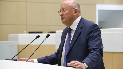 По мнению Гинцбурга, купившие сертификаты способствуют появлению новых штаммов COVID-19