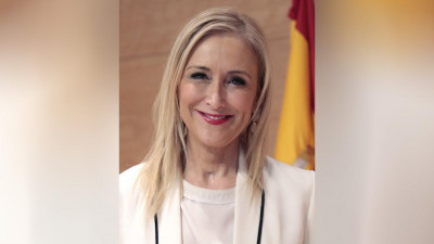 Глава правительства Мадрида объявила о своей отставке после попытки украсть крем из магазина