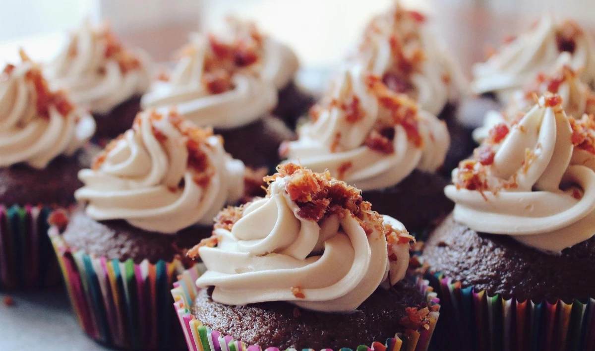 Петербуржцам рассказали, как правильно выбрать кондитерские изделия - tvspb.ru