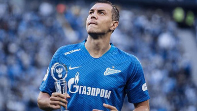 Артем Дзюба показал, как играет в регби с сыновьями