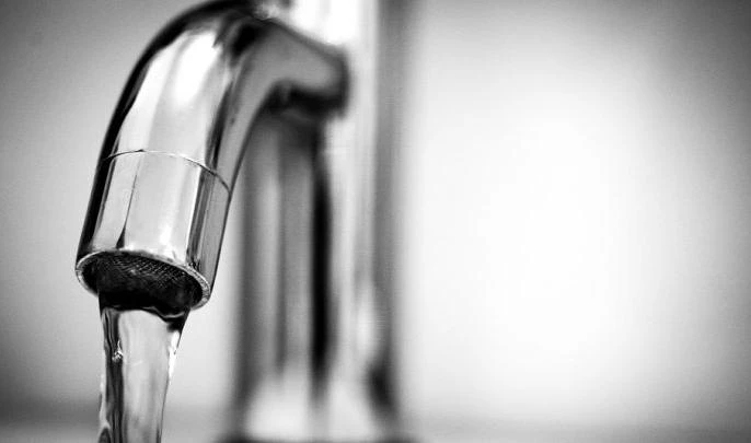 Жители дома на Маршала Казакова жалуются на отсутствие водоснабжения - tvspb.ru