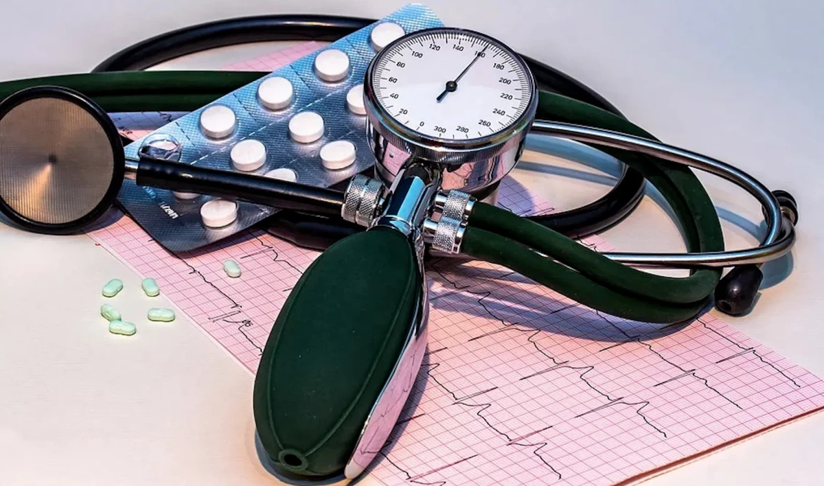 Кардиолог рассказал, при каких симптомах следует измерять артериальное давление - tvspb.ru