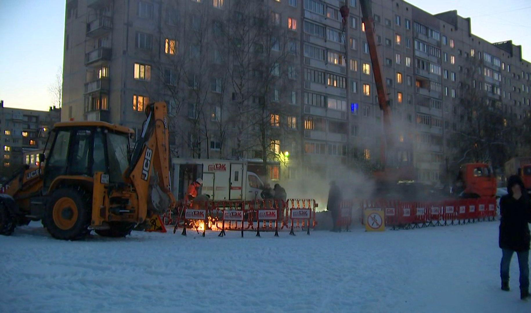 Дефект на теплосетях в Колпино