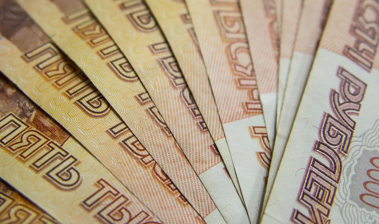 В Колпино коммунальщикам выплатили 2,7 млн рублей долгов по зарплате