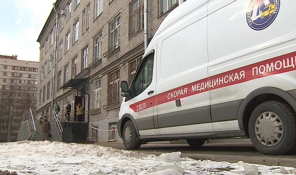 В Петербурге с отравлением неизвестным веществом госпитализирован 17-летний юноша