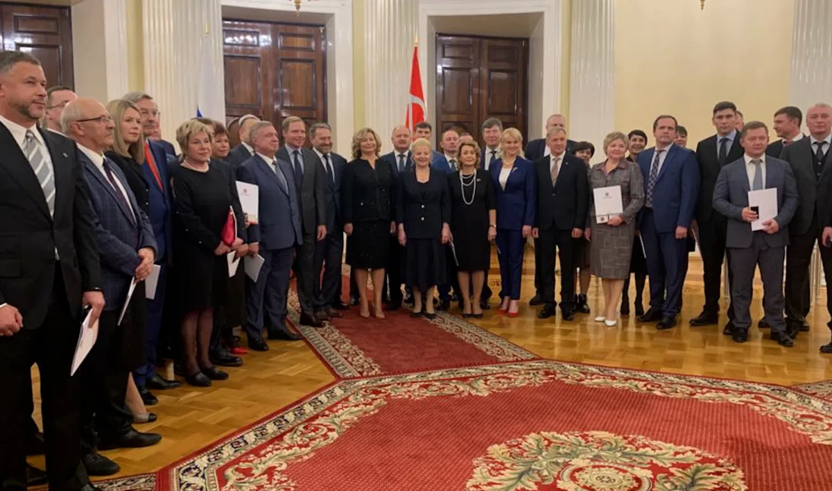 Депутатам VII cозыва Законодательного собрания Петербурга вручили удостоверения - tvspb.ru