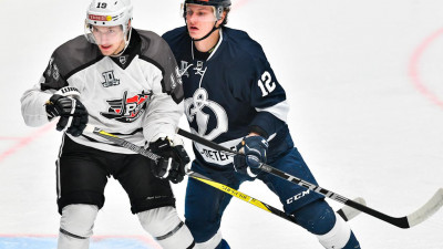 «Динамо СПб» лидирует в ВХЛ