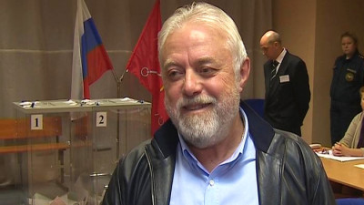 Вице-губернатор Игорь Дивинский проголосовал на выборах в Госдуму и ЗакС