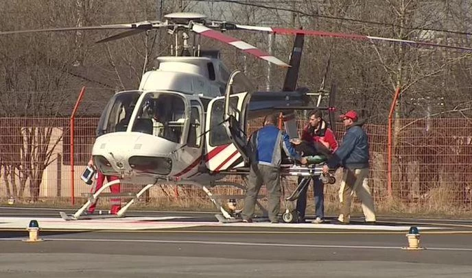 Вертолет санавиации будет круглосуточно дежурить в Петербурге во время мундиаля - tvspb.ru