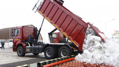 У ТЦ «Мега Дыбенко» появится сухая свалка для складирования снега