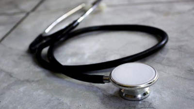 К российскому дипломату в Косово пустили врачей