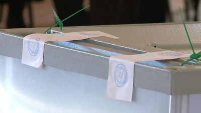 Выборы губернатора Петербурга: Кто из кандидатов прошел муниципальный фильтр