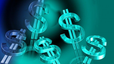 Ажиотаж спал. Петербуржцы перестали массово продавать валюту на фоне падения рубля