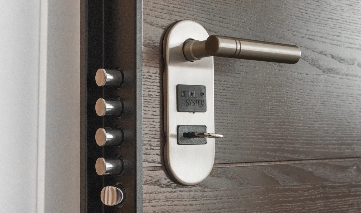 Сбербанк повышает ставку по ипотеке до 18,6% - tvspb.ru