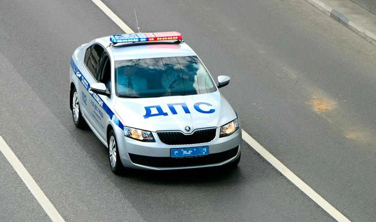 Килограмм наркотика полицейские нашли в автомобиле такси на трассе «Скандинавия» - tvspb.ru