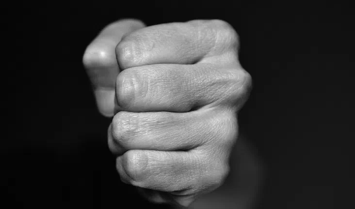 В Кировском районе возбудили уголовное дело после покушения на убийство - tvspb.ru