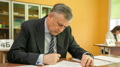 Александр Дрозденко отозвал предложение о признании QR-кодов иностранцев в музеях