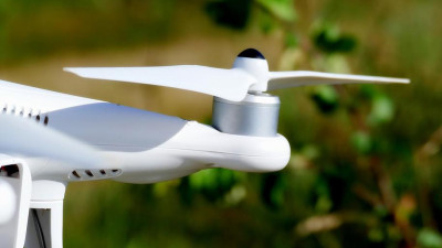 В Петербурге создали дрон с электрошокером и ослепляющим лазером