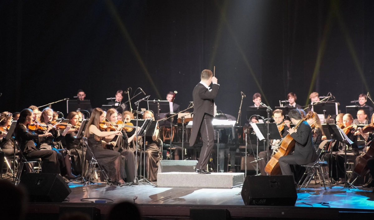 В Ленобласти музыку из известных кинофильмов исполнит симфонический оркестр - tvspb.ru