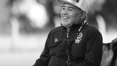 Умер легендарный футболист Диего Марадона