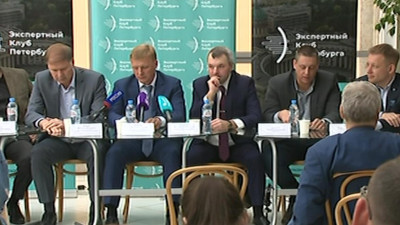 Эксперты: Губернатор должен отвечать и за политическую сторону, и за хозяйственные вопросы