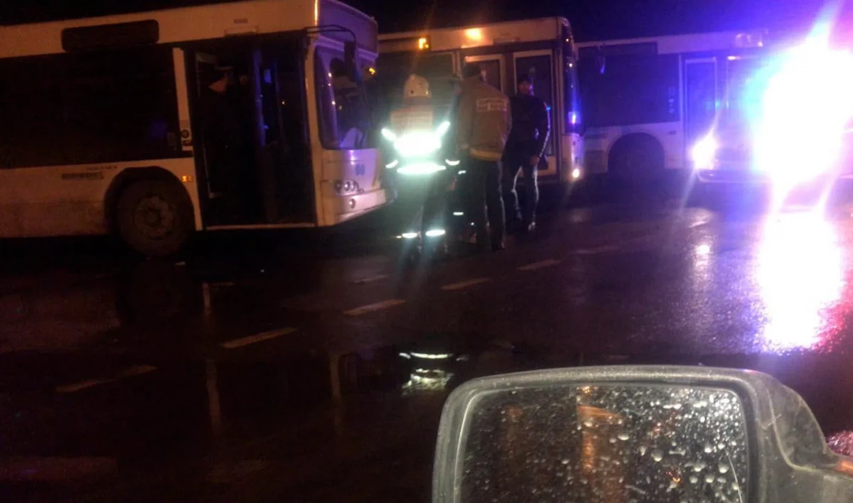 В Колпино на разворотном кольце пассажирский автобус сбил человека - tvspb.ru
