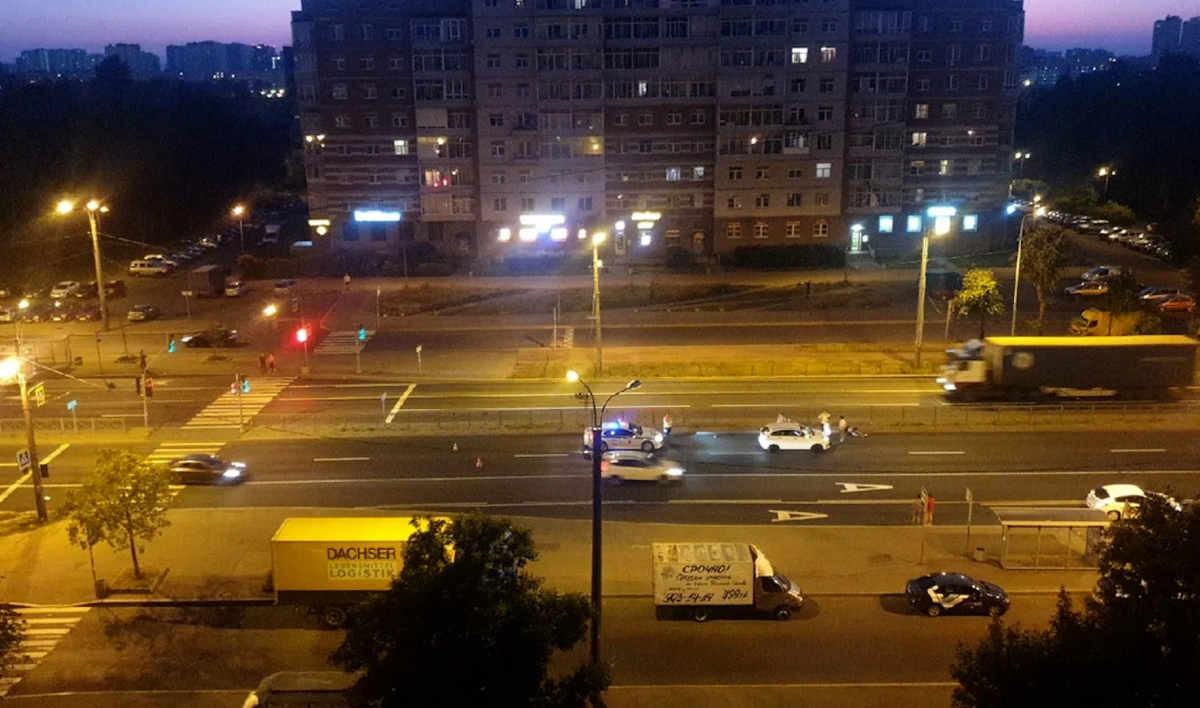 На Народной улице ночью сбили человека - tvspb.ru