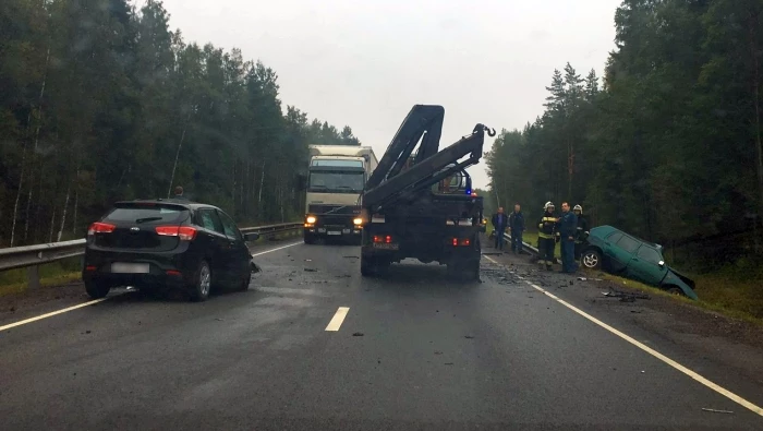 На Мурманском шоссе копится пробка из-за двух ДТП - tvspb.ru