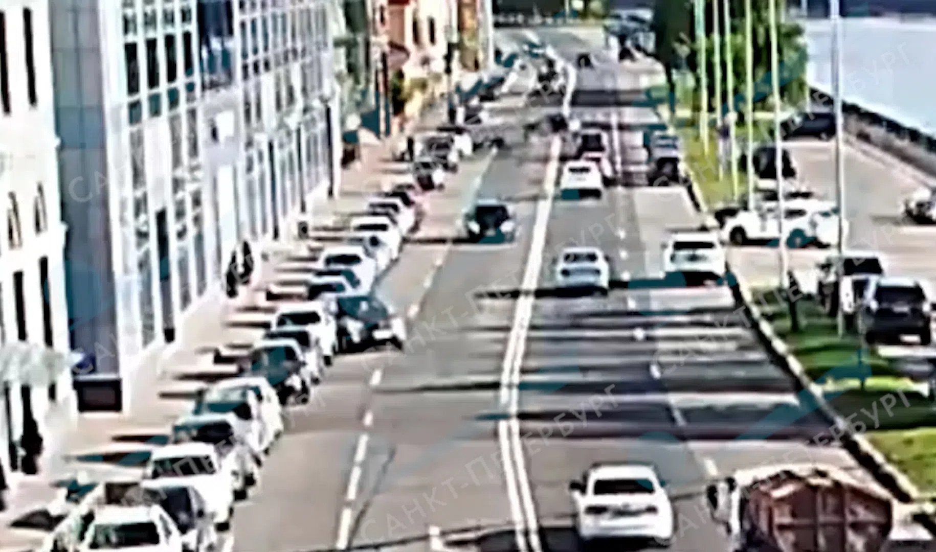 На Петроградской набережной Audi сбил мотоциклиста | Телеканал Санкт ...