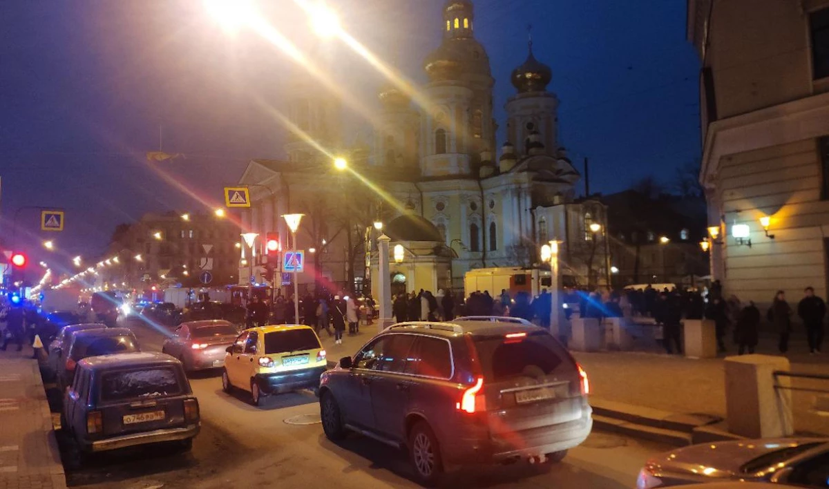 В МЧС опровергли информацию о взрыве у станции метро «Владимирская» - tvspb.ru