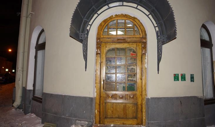 В дом Станового вернулась историческая дверь - tvspb.ru