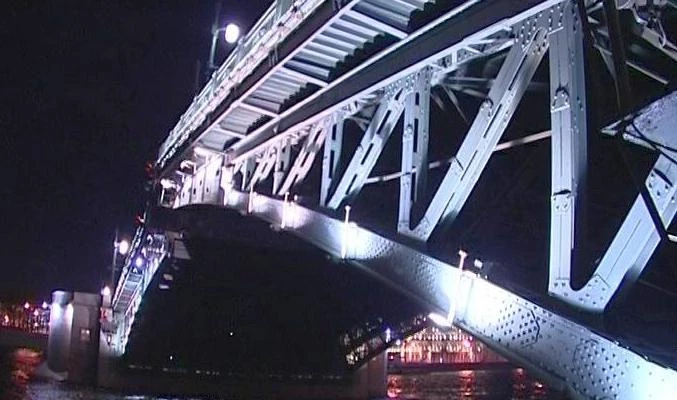 В ночь на 5 ноября в Петербурге не будут разводить мосты - tvspb.ru