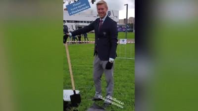 Хоккеисты СКА открыли аллею в честь медиков