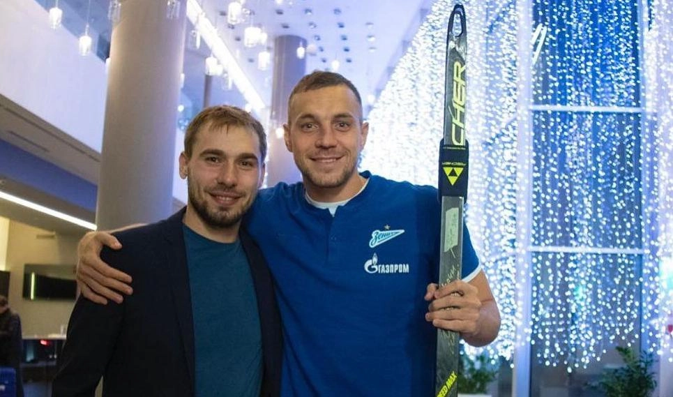 Шипулин подарил Дзюбе лыжи за победу в матче с Египтом - tvspb.ru