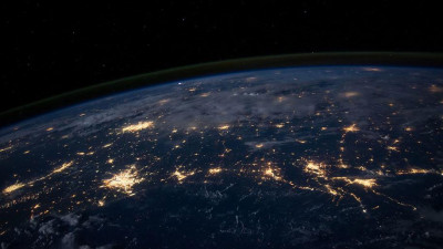 Магнитное поле Земли придет в норму после бури к утру среды