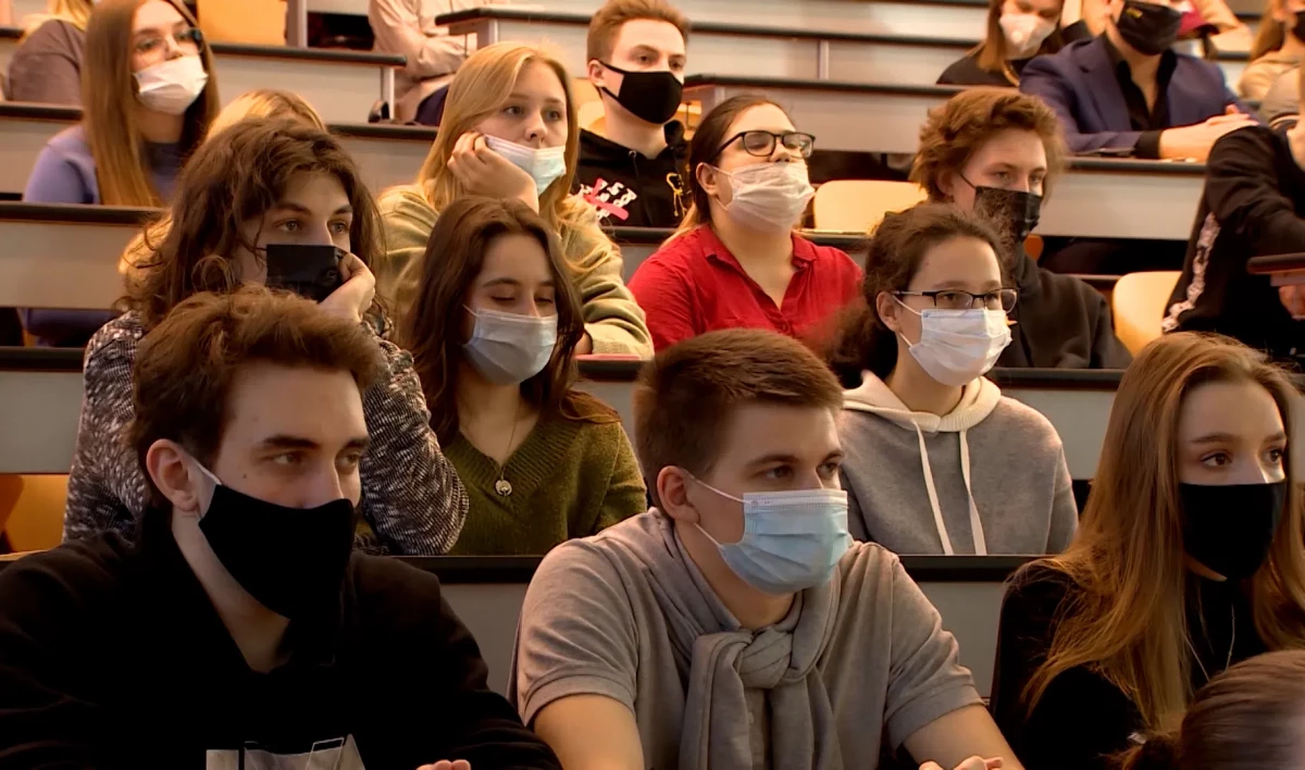 Санитарные правила по работе учебных заведений в условиях пандемии продлили до 2024 года - tvspb.ru