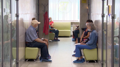 Врачи призывают петербуржцев вакцинироваться от COVID