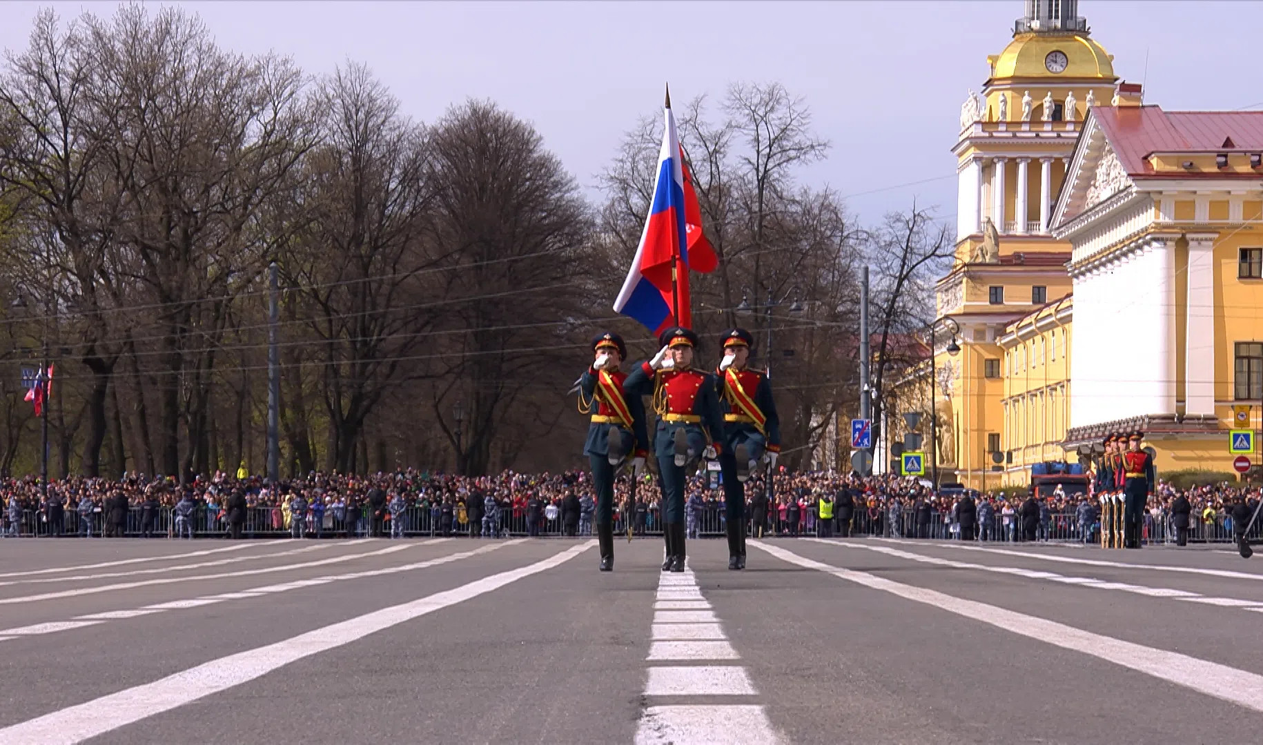 Покажи канал победа на сегодня. Парад. Парад в Санкт Петербурге. Парад Победы 2020 в Санкт Петербурге. Парад Победы на Дворцовой площади 2023.