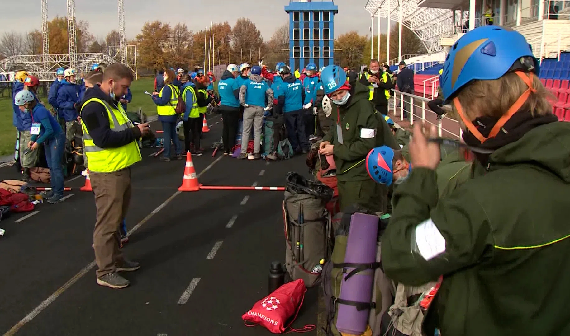 Туристы на канале в Питере