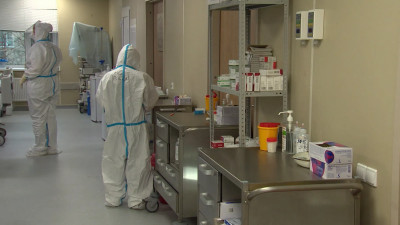 За последние сутки в петербургские стационары с COVID-19 поступило менее 250 человек