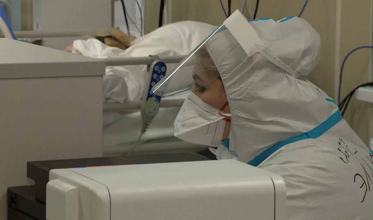 За сутки COVID-19 заразились еще 1958 жителей Петербурга - tvspb.ru