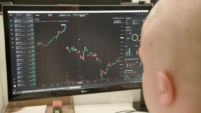 На Московской бирже после трехнедельного перерыва возобновились торги ОФЗ