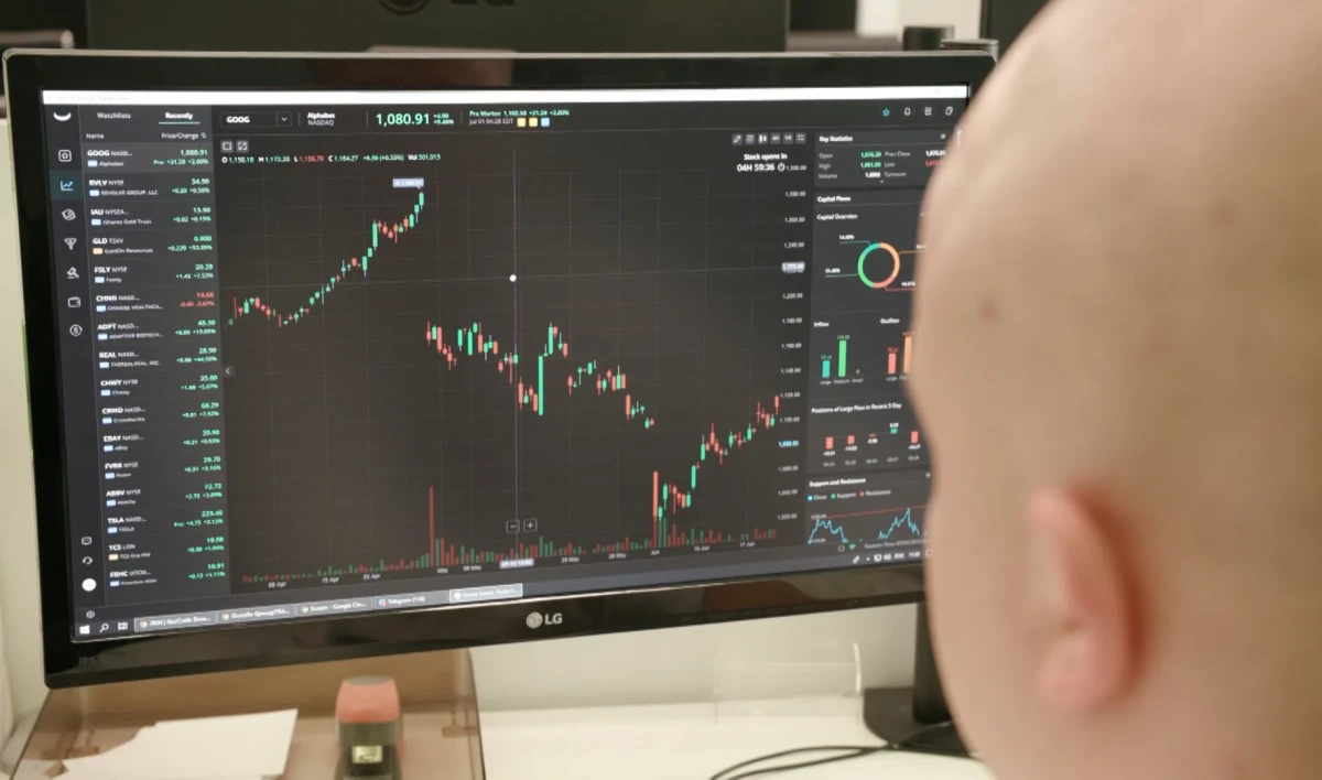 Петербургская биржа может возобновить торги иностранными акциями через неделю - tvspb.ru