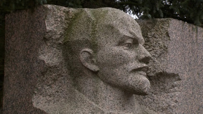 Привившиеся петербургские коммунисты отметили годовщину Октябрьской революции