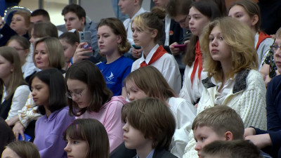 Встреча у костра и игры из детства: как в Петербурге отметили вековой юбилей пионерии
