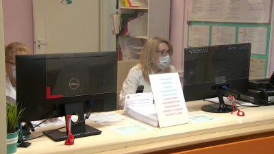 Во Фрунзенском районе проверили работу поликлиник в период ковидных выходных