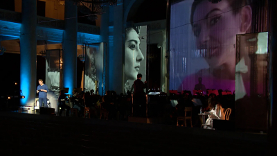 Триумф и трагедию певицы Марии Каллас представили в большом зале филармонии