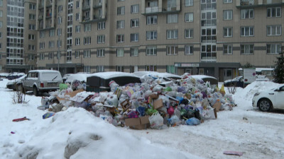 За сутки с контейнерных площадок Петербурга вывезено почти 40 тысяч кубометров мусора