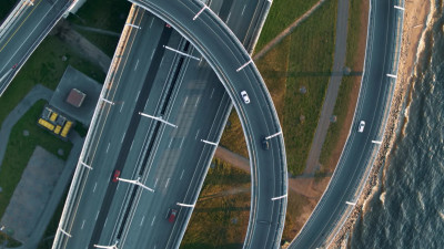 Строительство дорог и новые автобусы: как за 2,5 года изменилась транспортная инфраструктура Петербурга